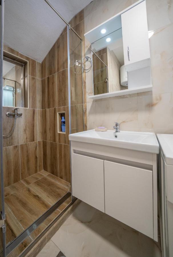 Apartman Anja Risan Luaran gambar