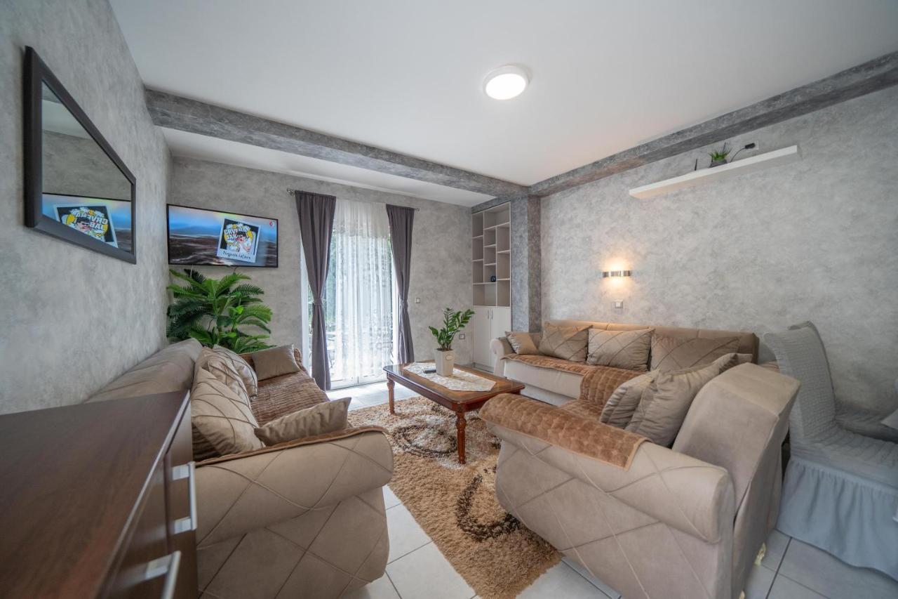 Apartman Anja Risan Luaran gambar