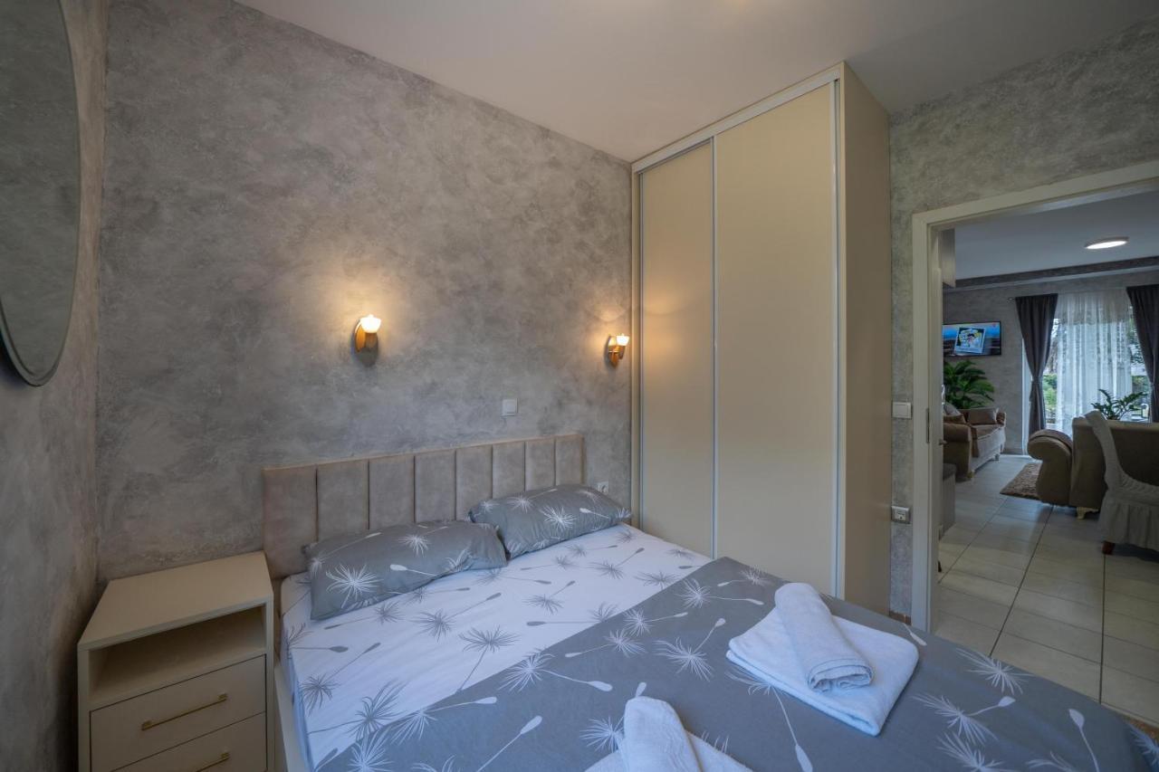 Apartman Anja Risan Luaran gambar